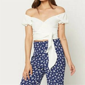 NWT Flynn Skye White Wrap Crop Top Size XS